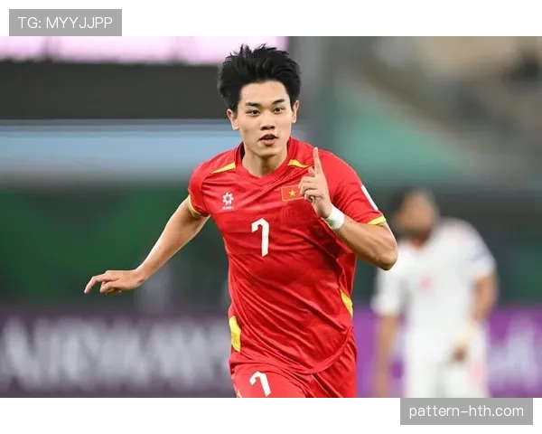 越南国家队球迷热情高涨，球队状态回升引发广泛关注