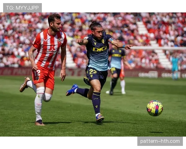西甲新赛季揭幕在即:巨星转会潮涌,各队厉兵秣马迎战 西甲新赛季揭幕在即:巨星转会潮涌,各队厉兵秣马迎战
