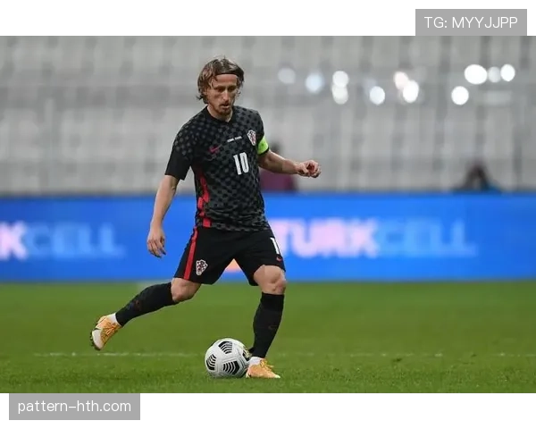 莫德里奇训练场上多严，连保姆都给他排计划表了？